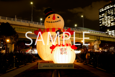 11. 「UMEDA MEETS HEART 2024」連携 BIGスノーマンin中之島